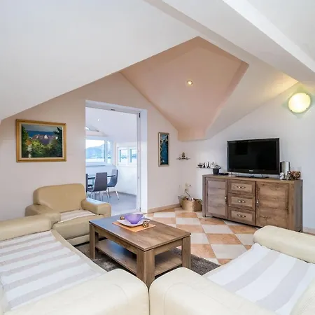 Bellevue Apartment